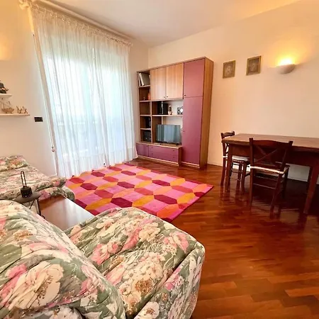 Frontemare - Elegante Sul Lungomare Con Wi-fi, Parking E Bici *