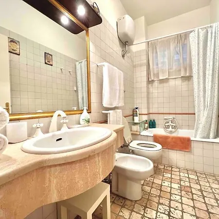 Frontemare - Elegante Sul Lungomare Con Wi-fi, Parking E Bici * Porto San Giorgio