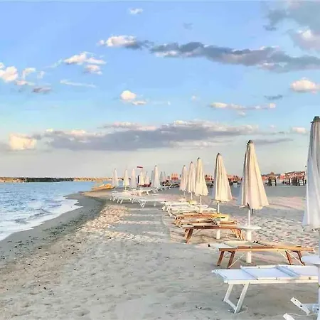 Apartament Frontemare - Elegante Sul Lungomare Con Wi-fi, Parking E Bici *