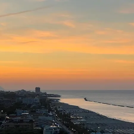 Apartament Frontemare - Elegante Sul Lungomare Con Wi-fi, Parking E Bici Porto San Giorgio