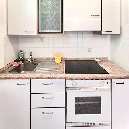 Frontemare - Elegante Sul Lungomare Con Wi-fi, Parking E Bici Apartman