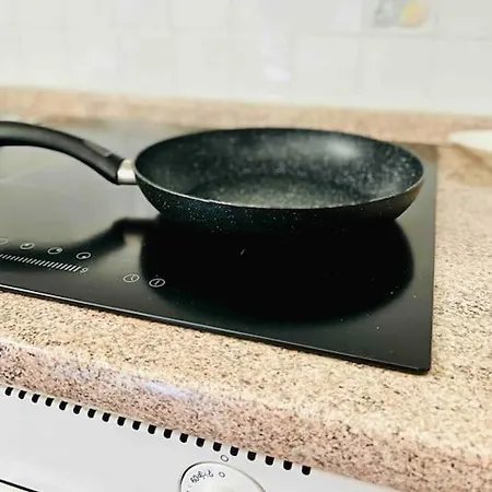 Frontemare - Elegante Sul Lungomare Con Wi-fi, Parking E Bici *