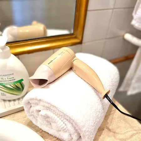 Apartman Frontemare - Elegante Sul Lungomare Con Wi-fi, Parking E Bici